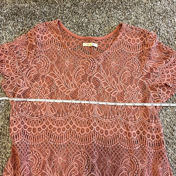 Maurices Coral Lace short sleeve Blouse size large - Picture 9 of 9